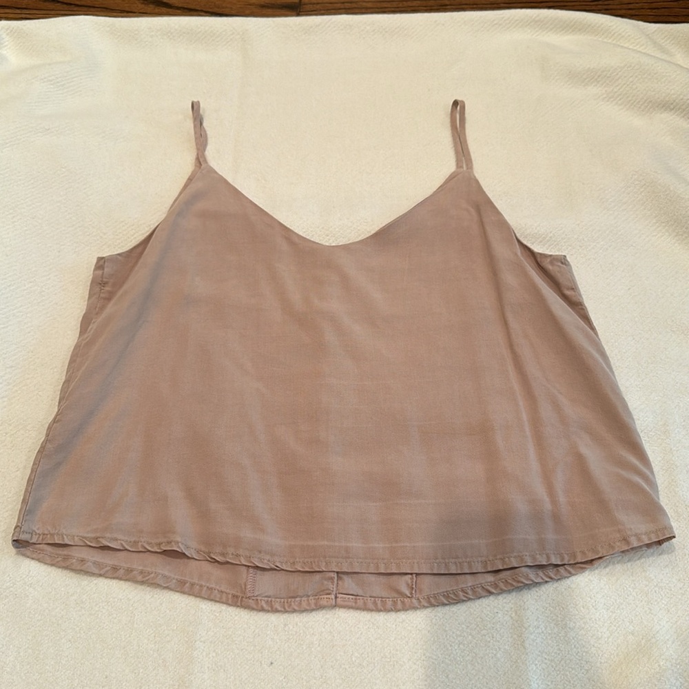 Thread and Supple Button Tank - Picture 2 of 2